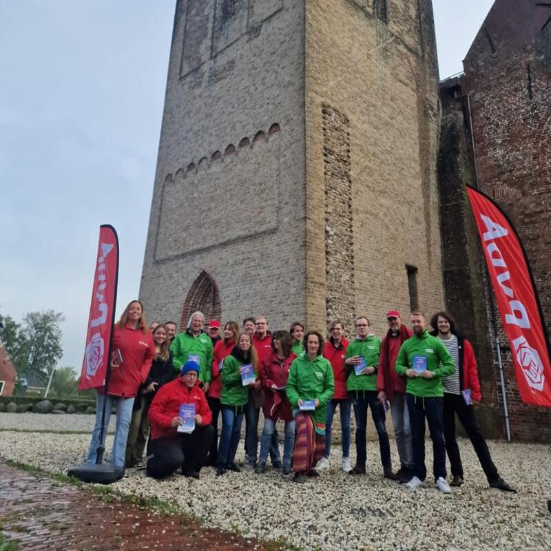 PvdA en GroenLinks onder de schaive toren van Bedum